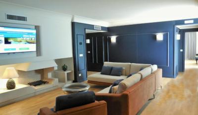Executive Suite 8