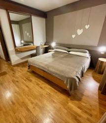 Double Room with Balcony 3