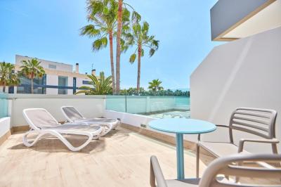 Double Room with Large Terrace 5