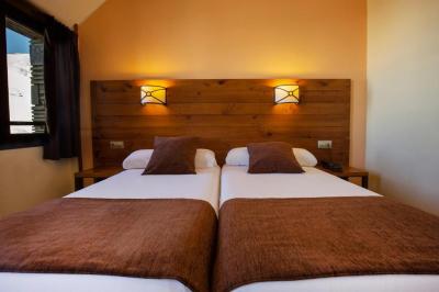 Double or Twin Room (1 Adult) 1