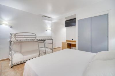 Standard Quadruple Room 4