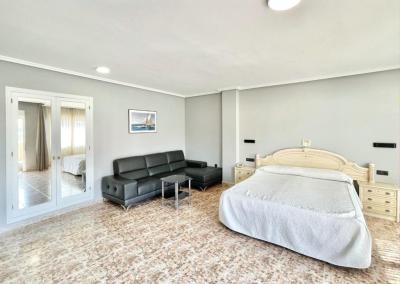 Deluxe Triple Room 2