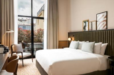 Deluxe King Room with Terrace 3