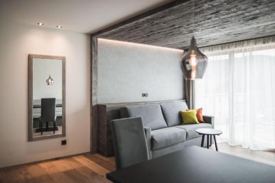 Executive Suite 8