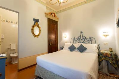Small Queen Room 1
