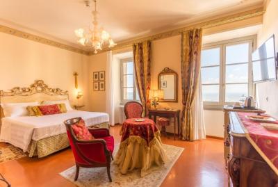 Deluxe King Room with Whirlpool 3