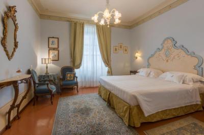 Superior King Room 6