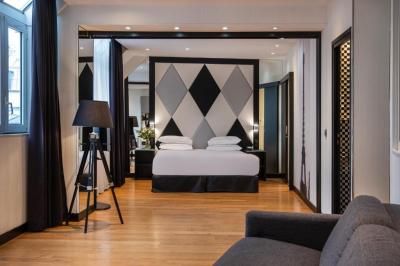 "Jos&eacute;phine" Suite with Terrace and Jacuzzi 6