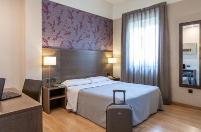 Queen Room 5