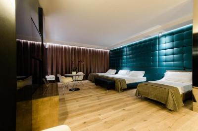 Family Suite 7