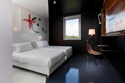 Superior King Room 4