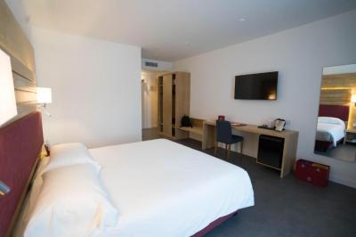 Junior Suite with Balcony 5