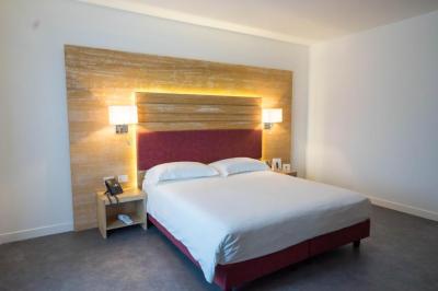 Large Double Room 6
