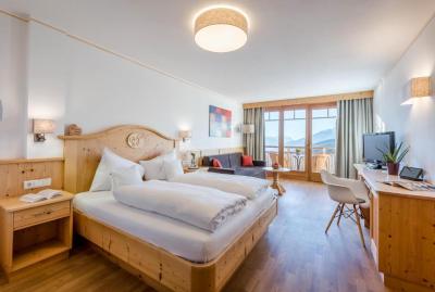 Family Room with Balcony 13