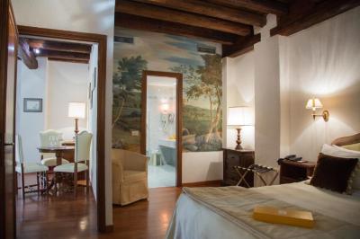 Suite with Garden View 2