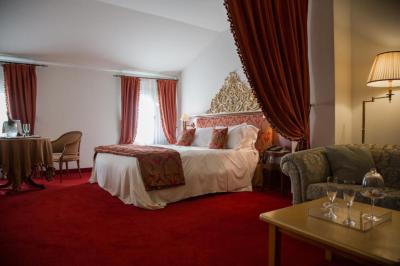 Junior Suite with Garden View 3
