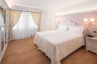 Classic Double or Twin Room with Gala Dinner 8