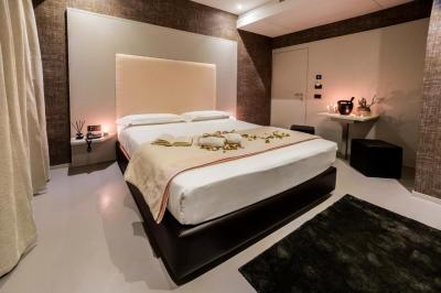 Superior King Room 3