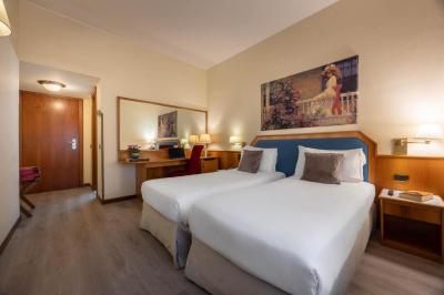 Standard Twin Room 4