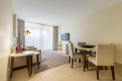 One-Bedroom Suite 2