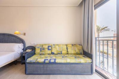 Standard Quadruple Room 3