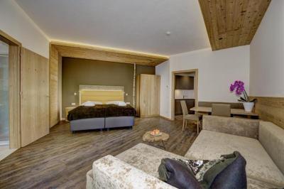 Apartment with Balcony 3
