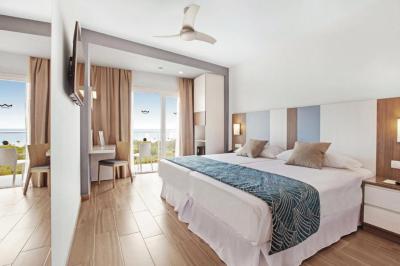 Double Room with Sea View 3