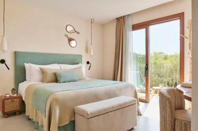 Deluxe Room 2