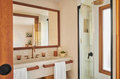 Deluxe Double Room with Sea View 6