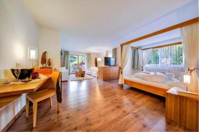 Junior Suite with Balcony 3