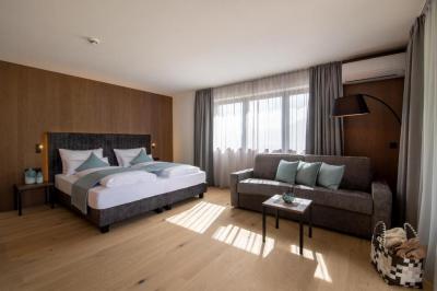 Deluxe Double Room with Balcony 8