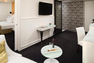 Junior Suite Red Level 11