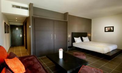 Suite with Garden View 5