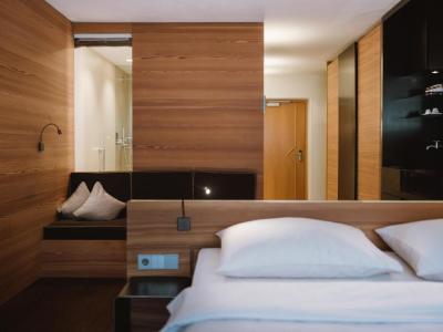 Double Room with Balcony 2