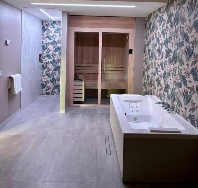 Suite with Spa Bath and Sauna 3