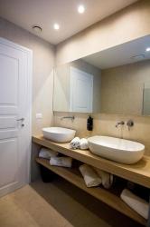 Suite with Spa Access 4