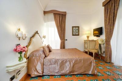 Deluxe Double Room 4
