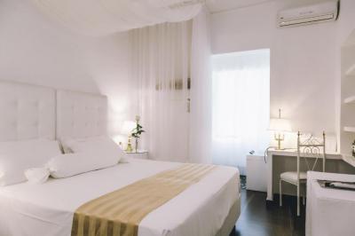 Double Room with Spa Bath 2