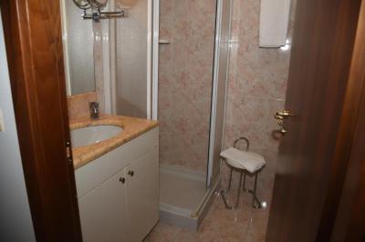 Standard Queen Room 1