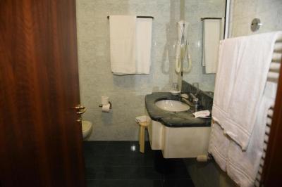 Queen Room 7