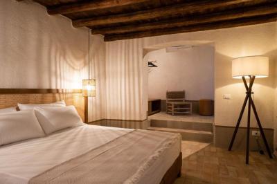 Deluxe Twin Room 3
