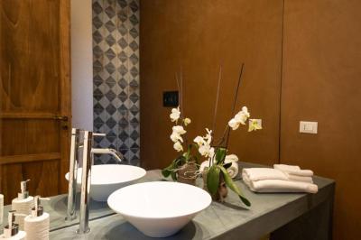 Deluxe Double Room 4