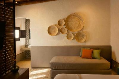 Deluxe Double Room with Extra Bed 7