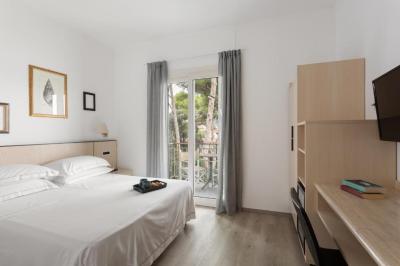 Chambre Double - Vue Lat&eacute;rale sur Mer 2