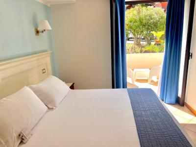 Comfort Queen Room with Terrace 7