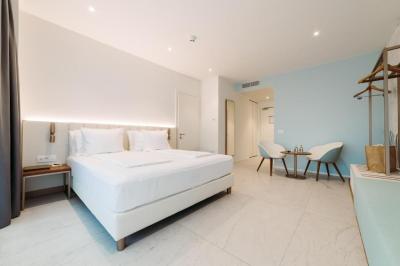 Large Double Room 16