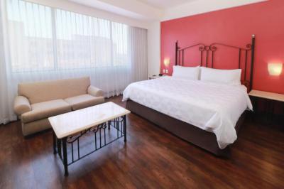 Standard King Room 22