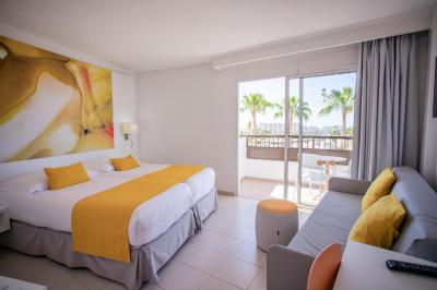 Double Room with Balcony (2 Adults + 1 Child) 3