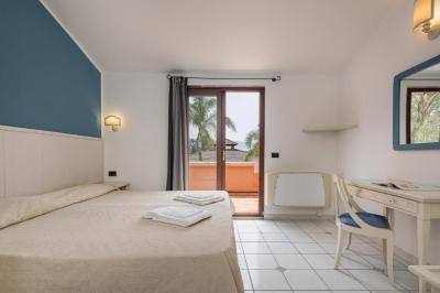 One-Bedroom Apartment - Split Level 4