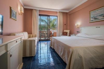 Standard Triple Room 8